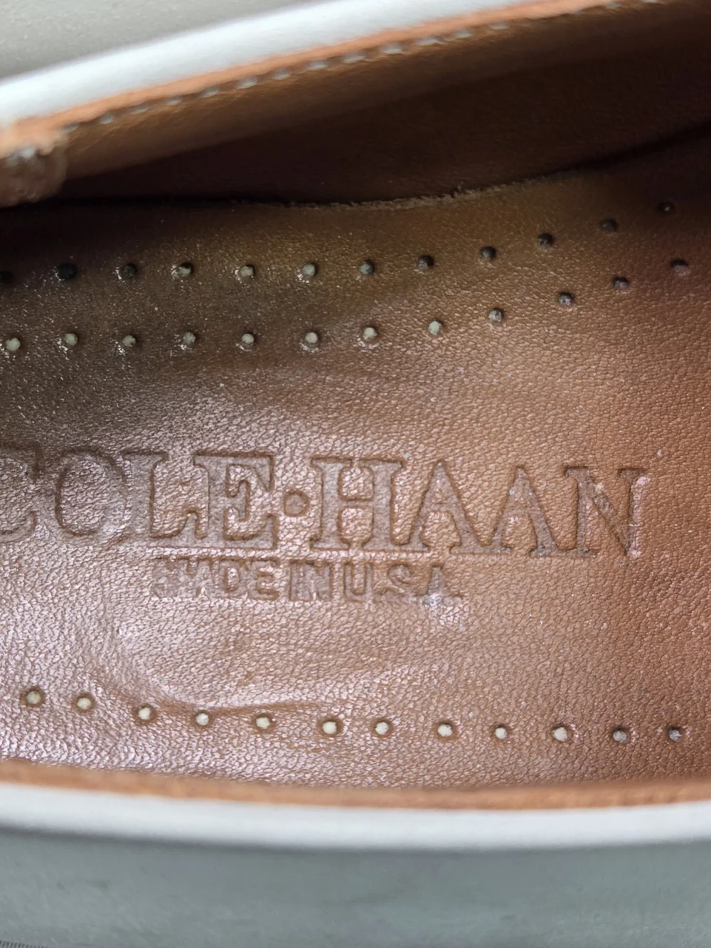 Vintage COLE HAAN White Bucks Nubuck Leather Derby Oxfords Preppy Summer Men 6.5